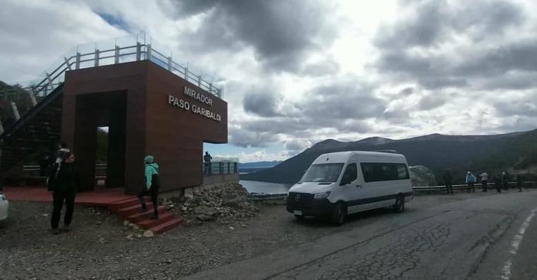 Minibús Sprinter en el Mirador Paso Garibaldi, Tierra del Fuego